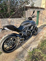 Ducati Diavel Carbon Bild 3